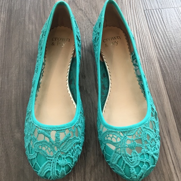 *SOLD* Crown & Ivy Flats - Picture 3 of 8